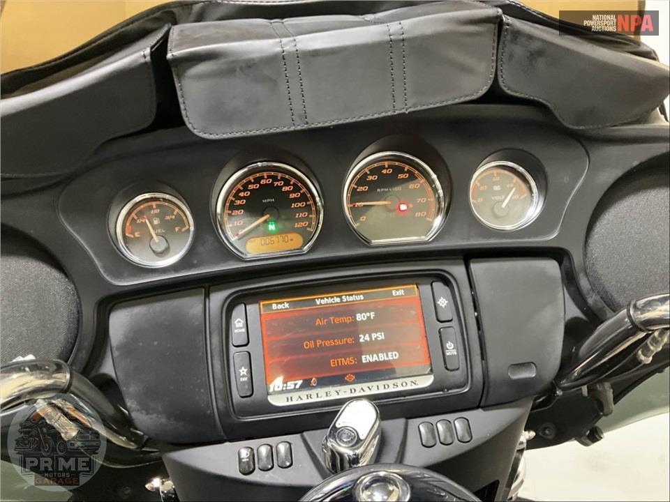 2014 Harley-Davidson FLHTCUTG TRIGLIDE ULTRA CLASSIC — фото 5
