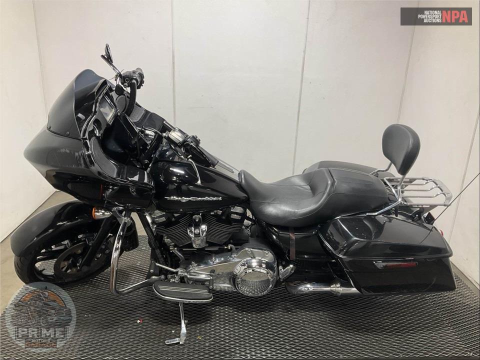 2017 Harley-Davidson FLTRXS ROAD GLIDE SPECIAL — фото 3