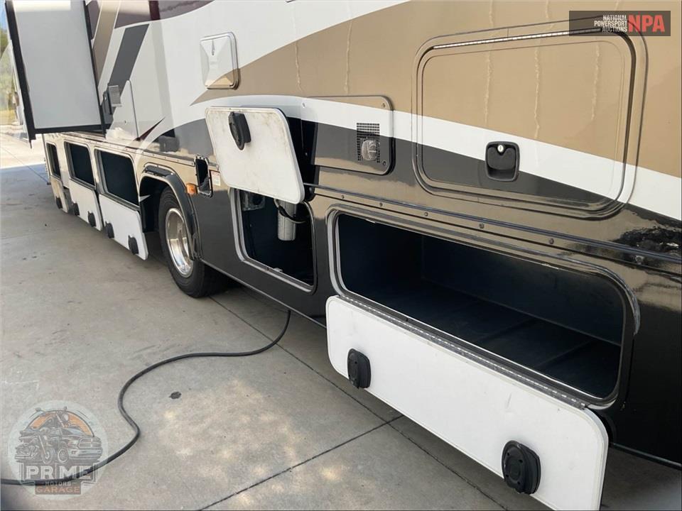2015 Jamboree M-31D FORD E450 6.8 LITER - SPORT SERIES — фото 52