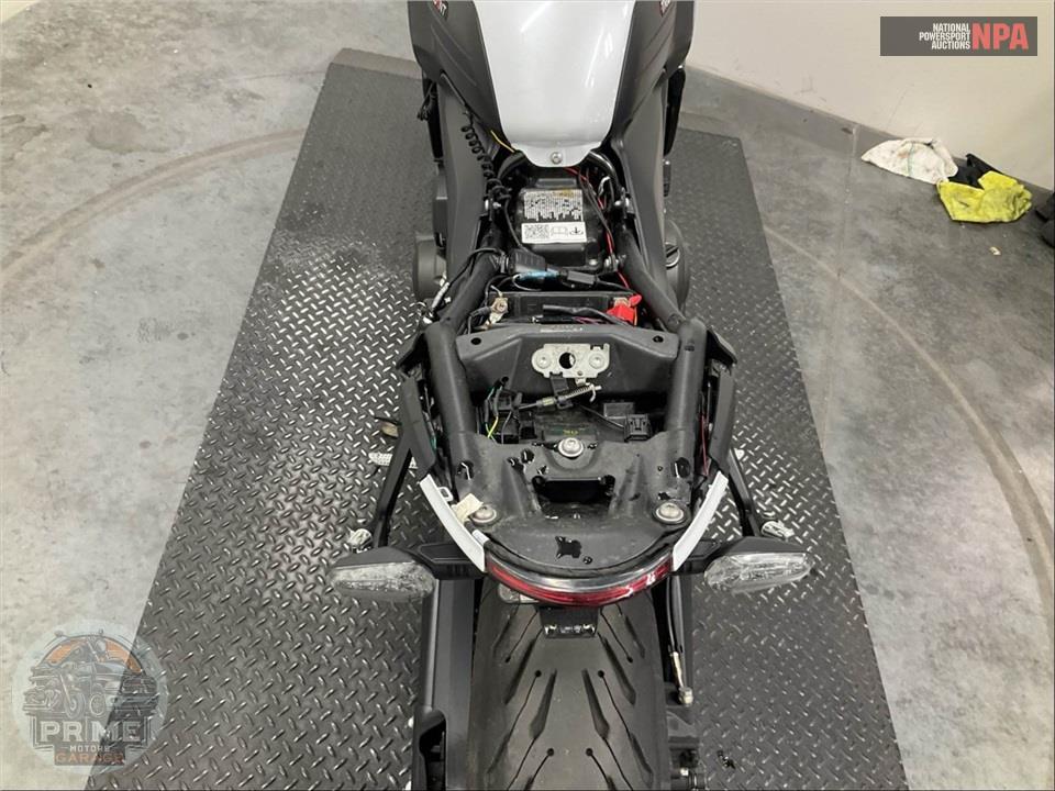 2025 Triumph TRIDENT 660 TRIPLE TRIBUTE EDITION — фото 20