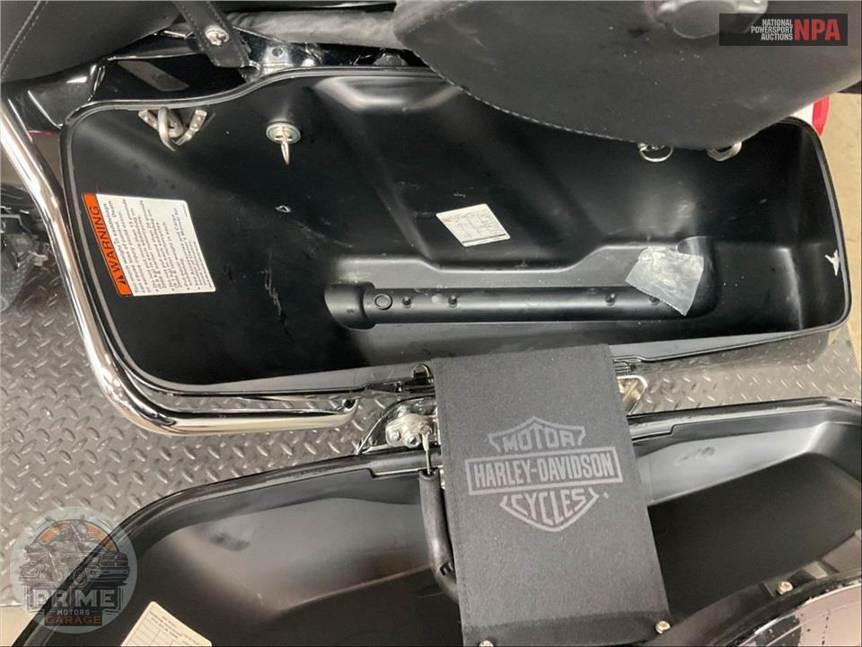 2016 Harley-Davidson FLHTCUL ULTRA CLASSIC LOW — фото 18