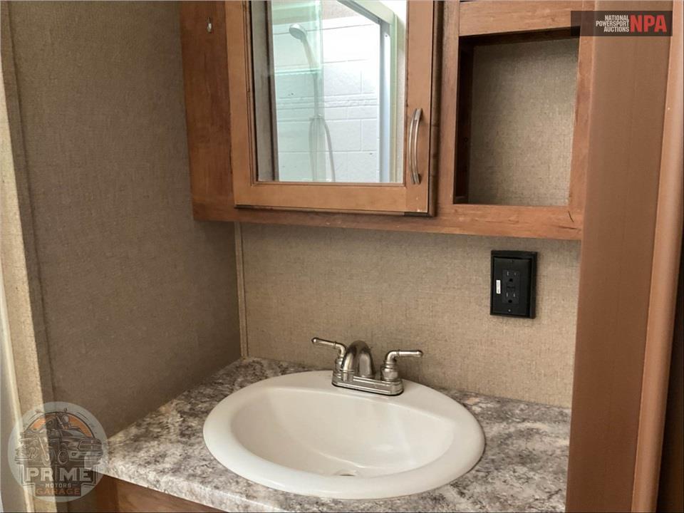 2018 Coachmen By Forest River M-370 FL - CHAPARRAL FIFTH WHEEL SERIES — фото 22