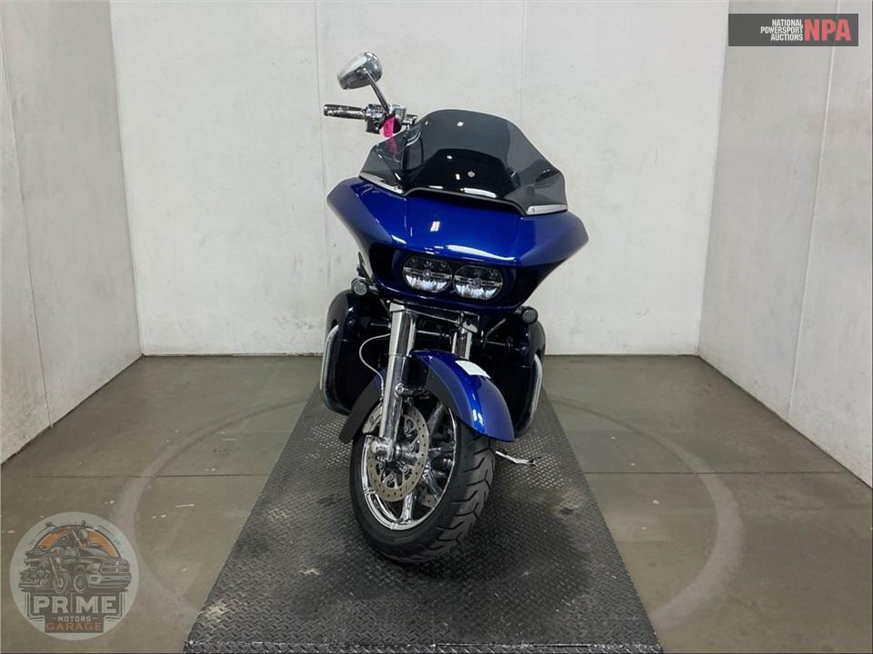 2015 Harley-Davidson FLTRUSE CVO ROAD GLIDE ULTRA — фото 2