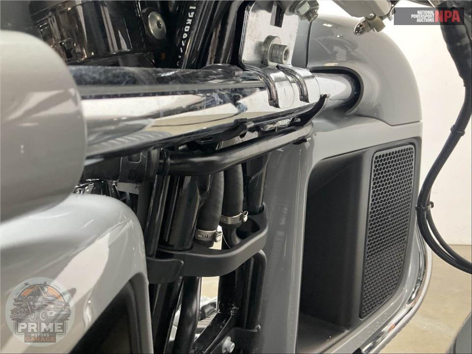 2024 Harley-Davidson FLHTCUTG TRI GLIDE ULTRA CLASSIC — фото 11