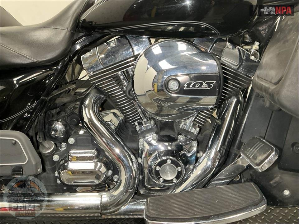 2014 Harley-Davidson FLHTCU ULTRA CLASSIC ELECTRA GLIDE — фото 6