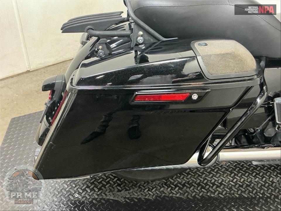 2016 Harley-Davidson FLHXSE CVO STREET GLIDE SPECIAL — фото 26