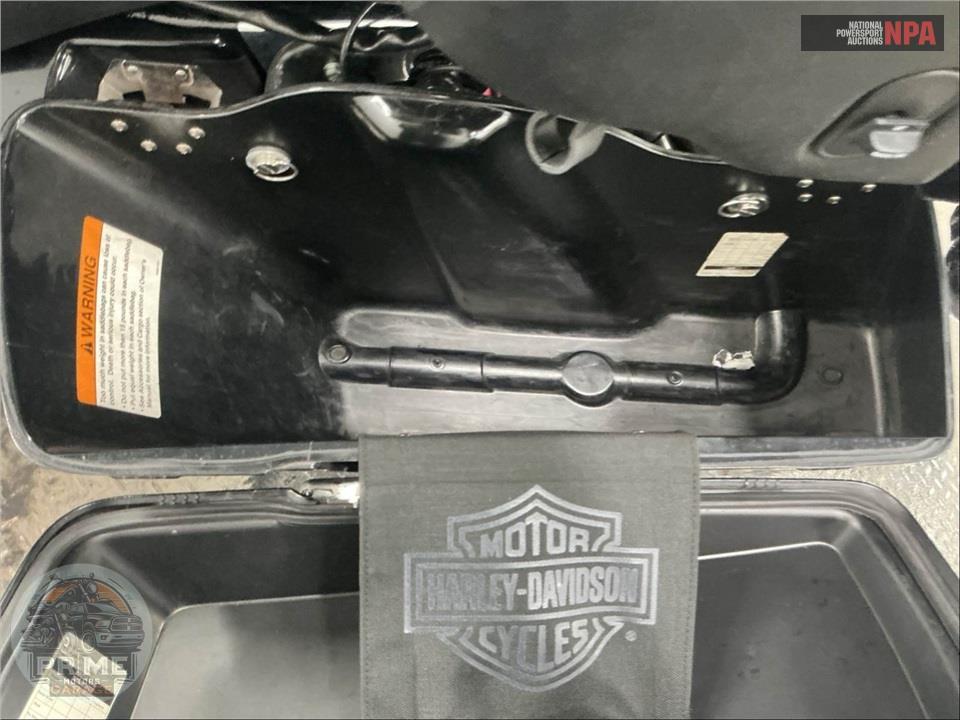 2009 Harley-Davidson FLHTCU ULTRA CLASSIC ELECTRA GLIDE — фото 15
