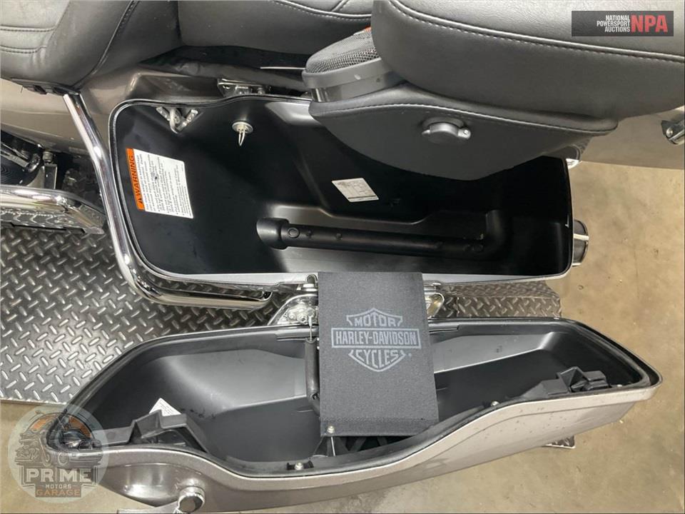 2016 Harley-Davidson FLTRU ROAD GLIDE ULTRA — фото 17