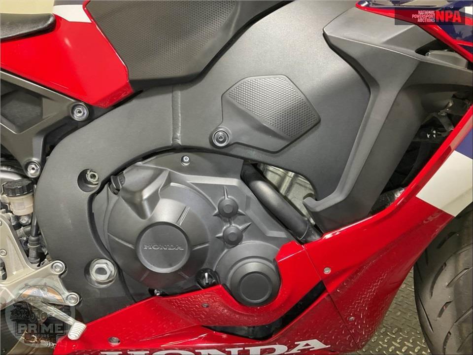 2023 Honda CBR1000RR — фото 6