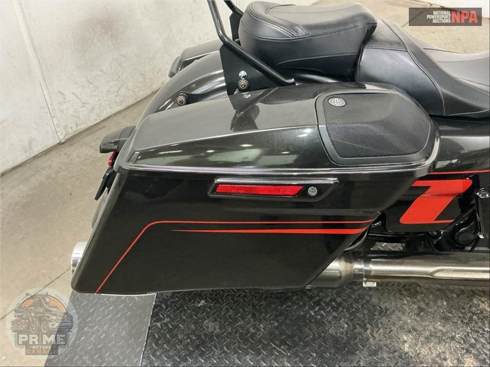 2018 Harley-Davidson FLTRXSE CVO ROAD GLIDE — фото 20