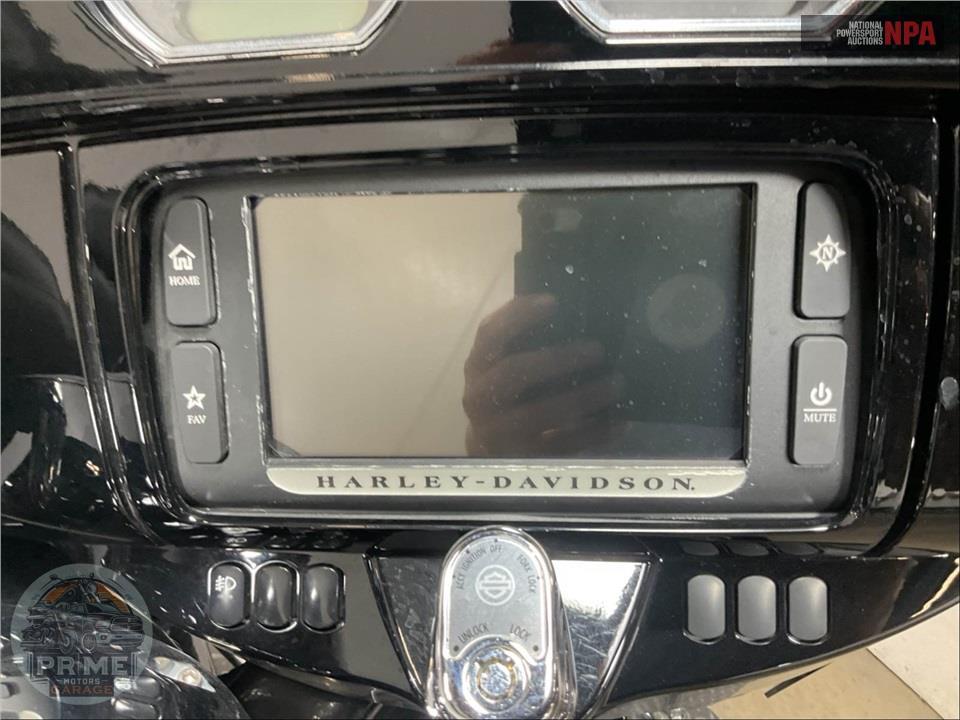 2015 Harley-Davidson FLHTK ELECTRA GLIDE ULTRA LIMITED — фото 31