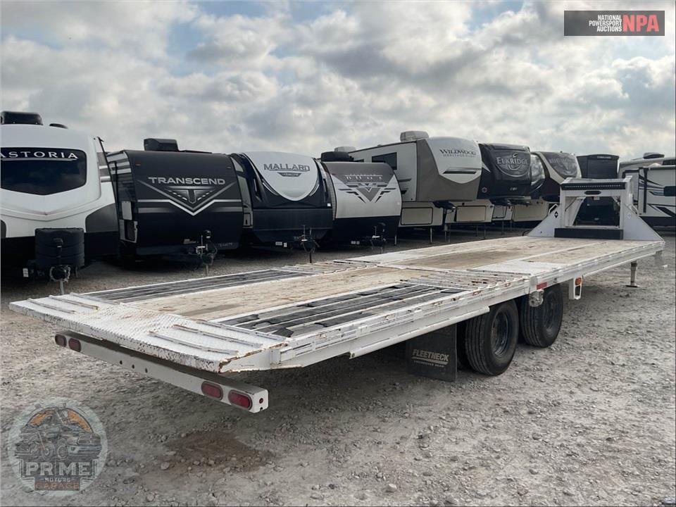 2023 Diamond C Trailers FMAX212 — фото 4