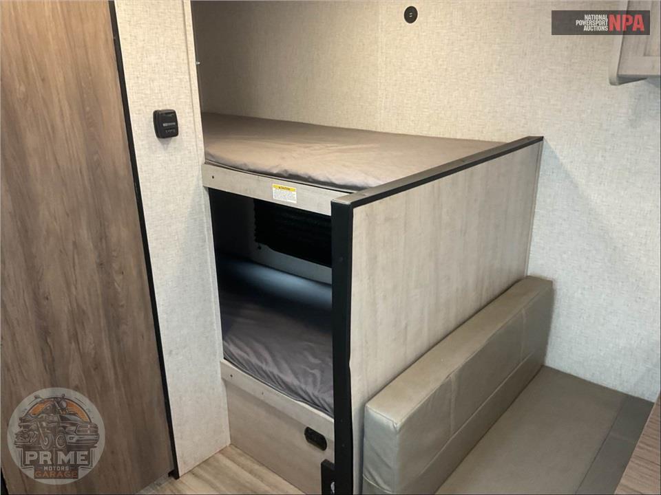 2025 Crossroads Rv M-18BH - ZINGER LITE SERIES — фото 12
