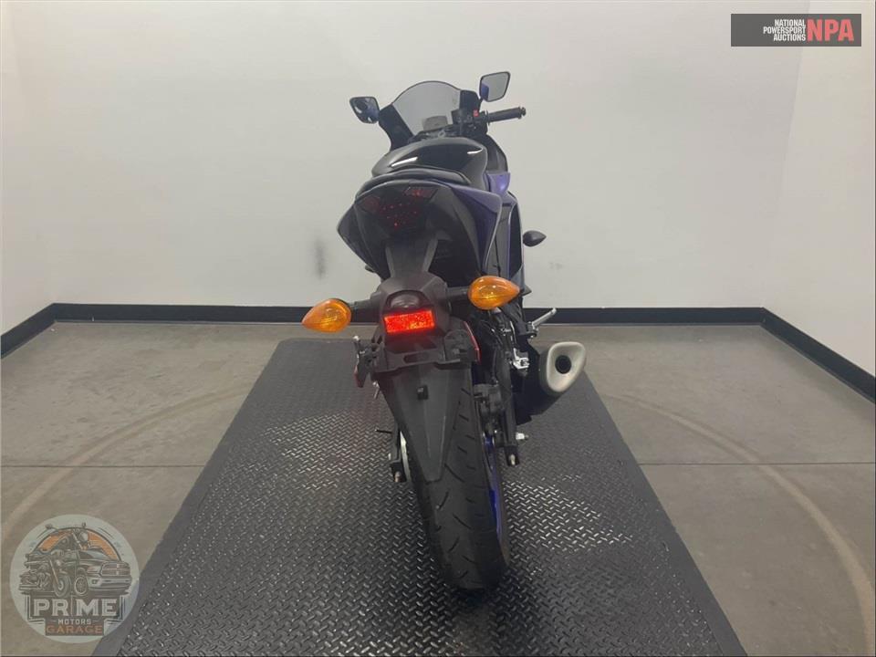 2024 Yamaha YZF-R3 — фото 4