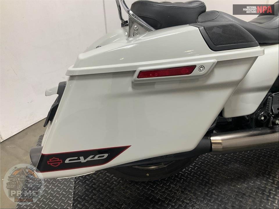 2020 Harley-Davidson FLTRXSE CVO ROAD GLIDE — фото 22