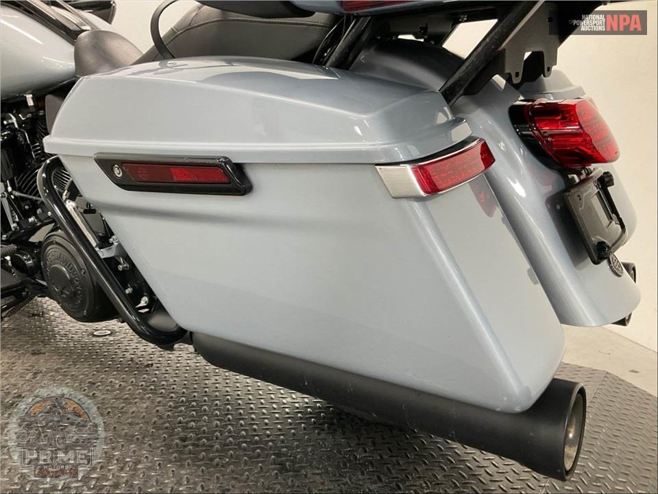 2023 Harley-Davidson FLTRK ROAD GLIDE LIMITED — фото 18