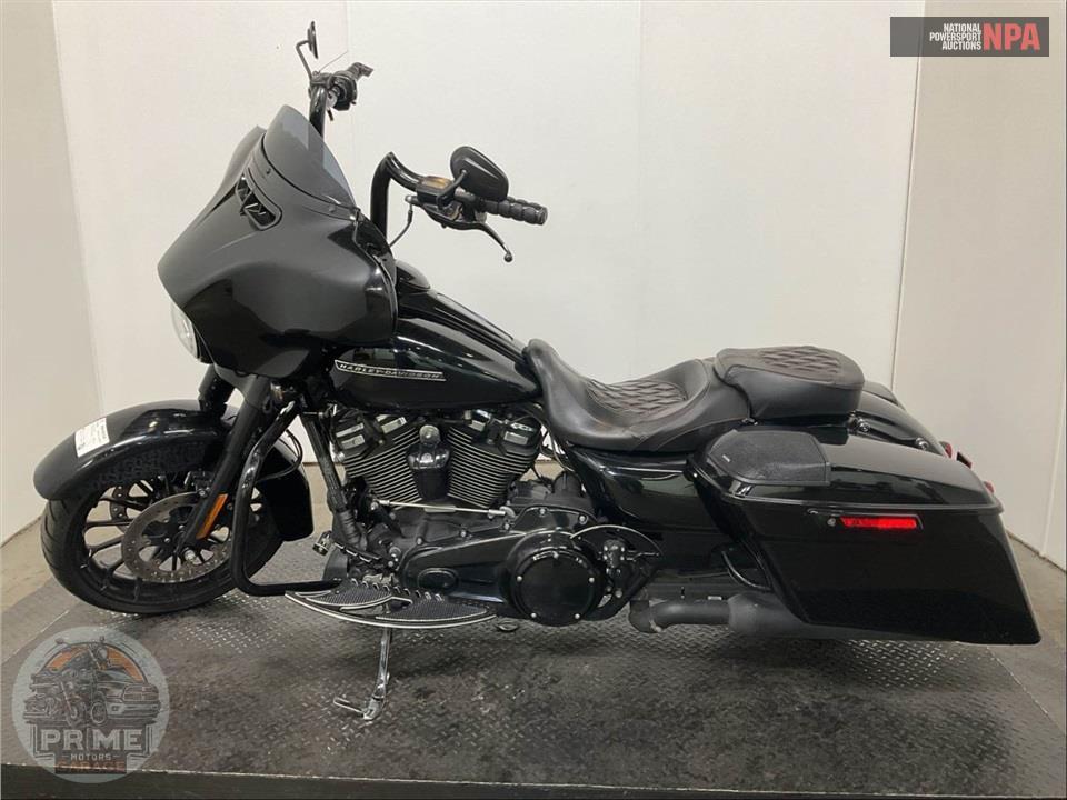 2018 Harley-Davidson FLHXS STREET GLIDE SPECIAL — фото 3