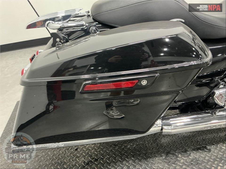 2017 Harley-Davidson FLTRX ROAD GLIDE — фото 20