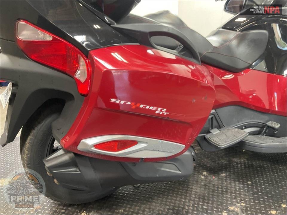 2015 Can-Am SPYDER RT SE6 SPECIAL SERIES — фото 20