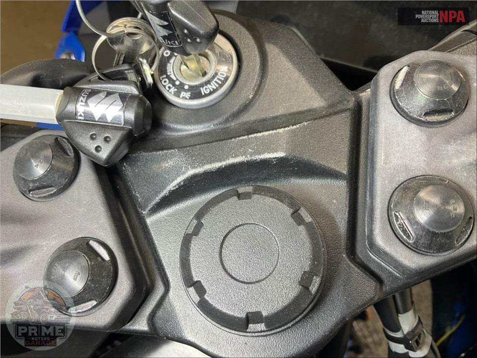 2024 Suzuki GSX800FRQM4 GSX-8R — фото 24