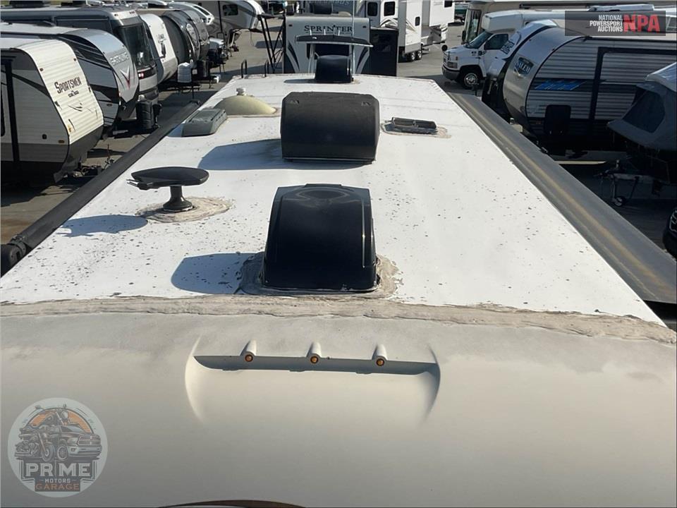 2018 Thor Motor Coach M-31E E450-V10 - FOUR WINDS SERIES — фото 65