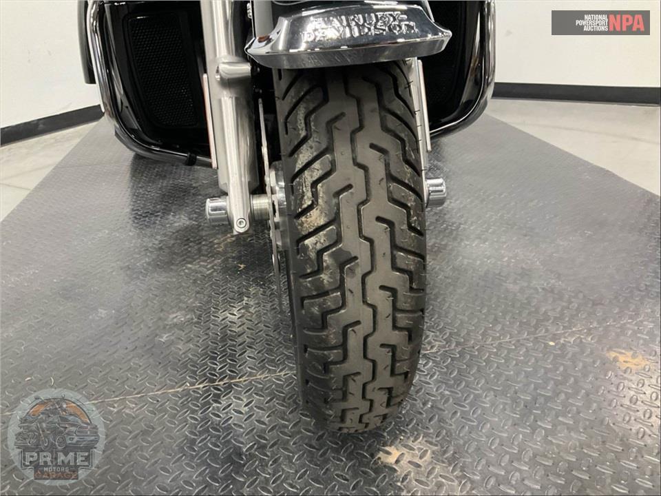 2024 Harley-Davidson FLHTCUTG TRI GLIDE ULTRA CLASSIC — фото 19