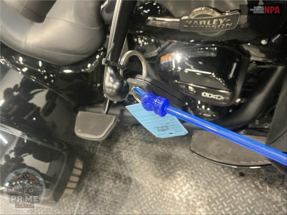 2025 Harley-Davidson FLHTCUTG TRI GLIDE ULTRA CLASSIC — фото 25