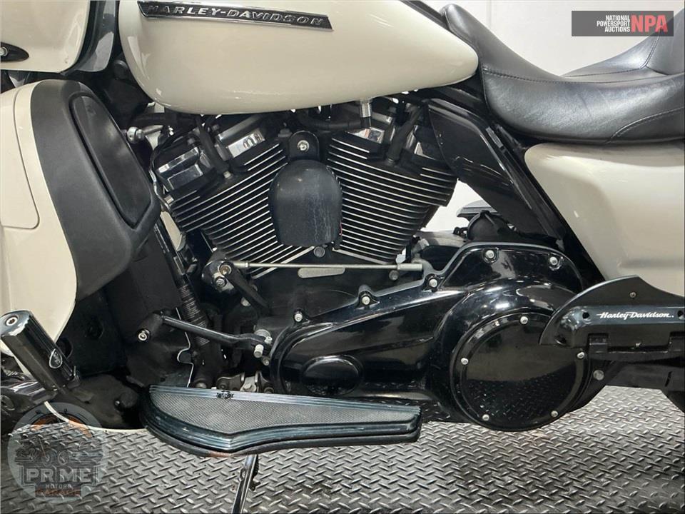 2018 Harley-Davidson FLTRXS ROAD GLIDE SPECIAL — фото 7