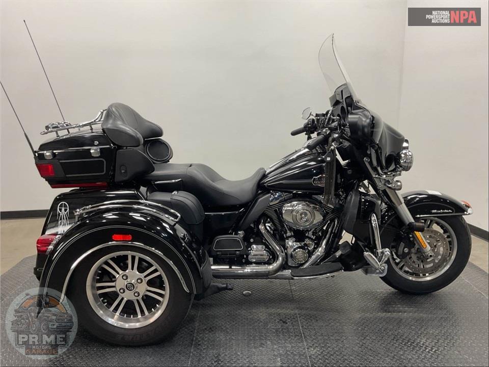 2013 Harley-Davidson FLHTCUTG TRIGLIDE UL CLSC — фото 1