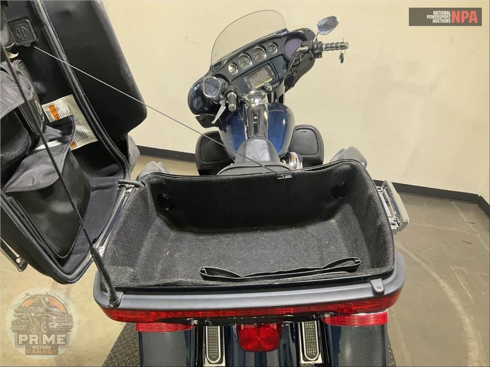 2016 Harley-Davidson FLHTCUL ULTRA CLASSIC LOW — фото 32