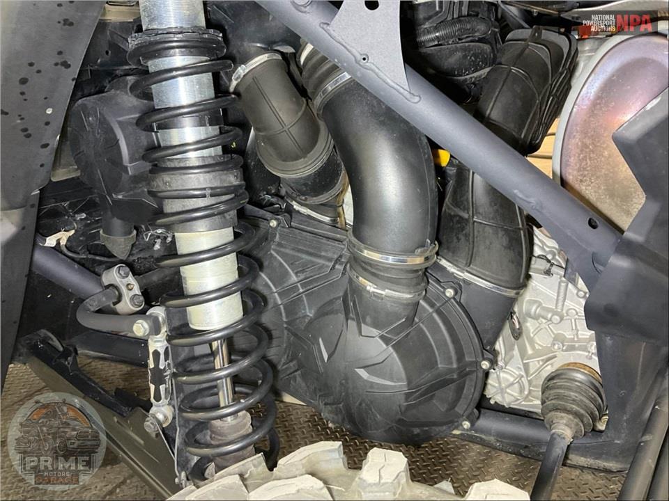 2022 Can-Am MAVERICK X3 X RS TURBO RR SMART-SHOX (DESERT TAN & CARBON BLACK RED) — фото 9
