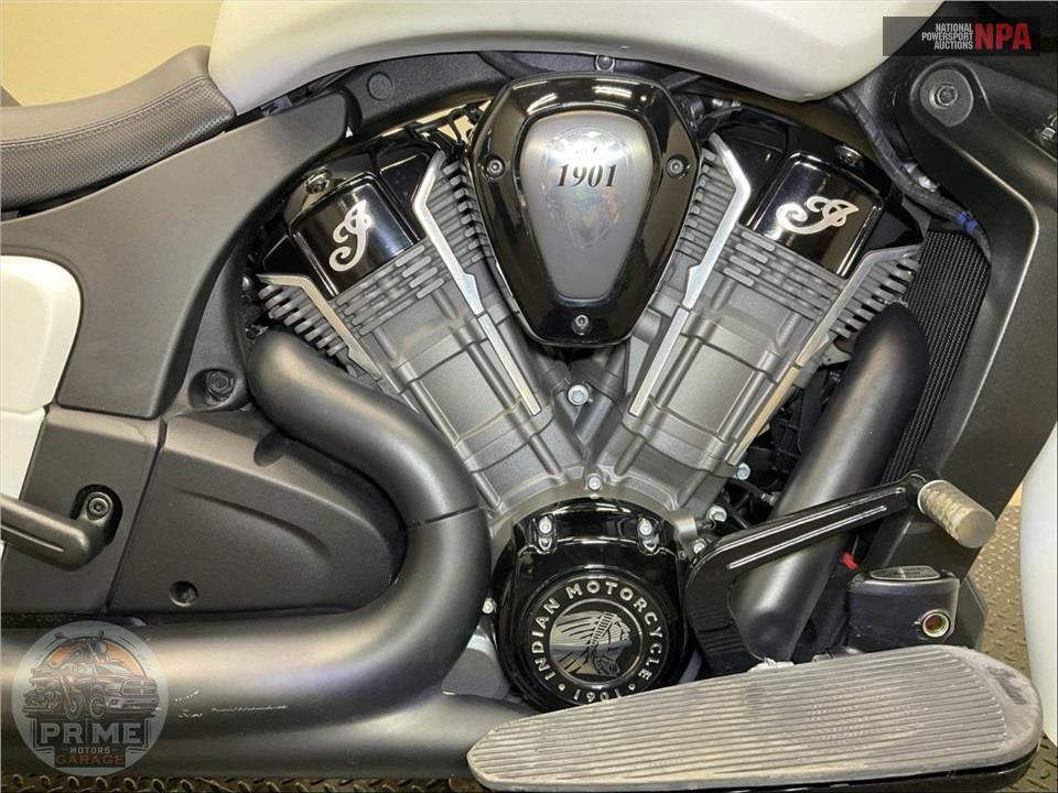 2020 Indian Motorcycle INDIAN CHALLENGER DARK HORSE - N20LCDRRAL — фото 6