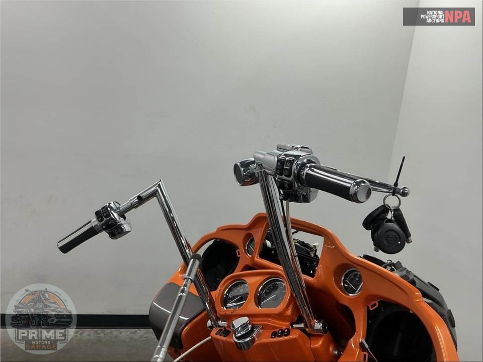 2015 Harley-Davidson FLTRUSE CVO ROAD GLIDE ULTRA — фото 32