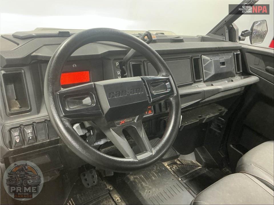 2026 Can-Am DEFENDER X MR HD11 WITH HALF DOORS — фото 20