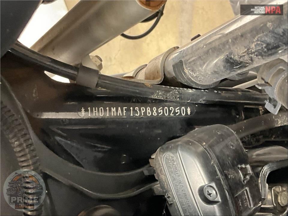 2023 Harley-Davidson FLHTCUTG TRI GLIDE ULTRA CLASSIC — фото 32