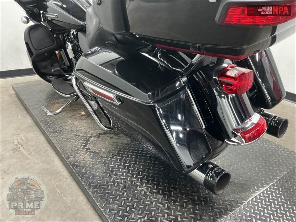 2016 Harley-Davidson FLTRU ROAD GLIDE ULTRA — фото 23