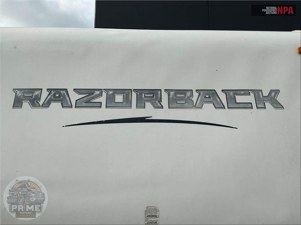 2013 Razorback By Dutchmen M-2950 - TOY HAULER SERIES — фото 80