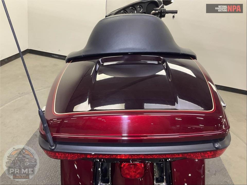 2015 Harley-Davidson FLHTCU ULTRA CLASSIC ELECTRA GLIDE — фото 26