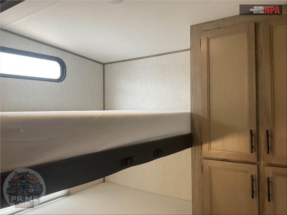 2022 Cherokee By Forest River M-287BH ARCTIC WOLF FIFTH WHEEL SERIES — фото 13