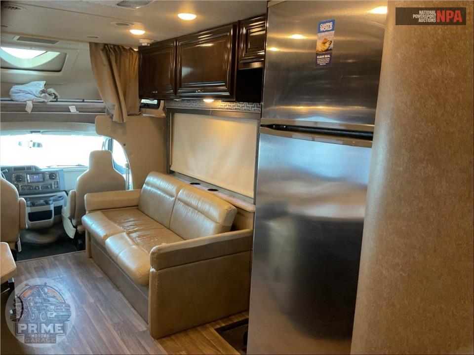 2018 Thor Motor Coach WS31 E450-V10 - QUANTUM SERIES — фото 8