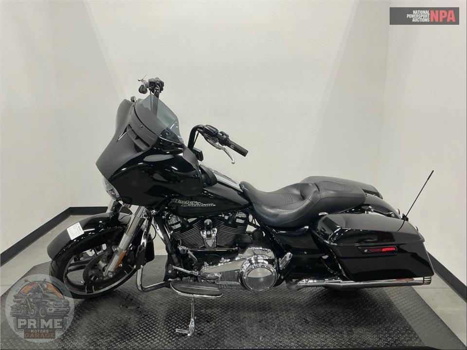 2017 Harley-Davidson FLHX STREET GLIDE — фото 3
