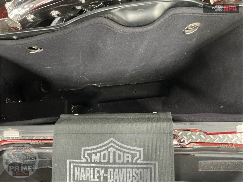 2010 Harley-Davidson FLHTCUSE5 — фото 28