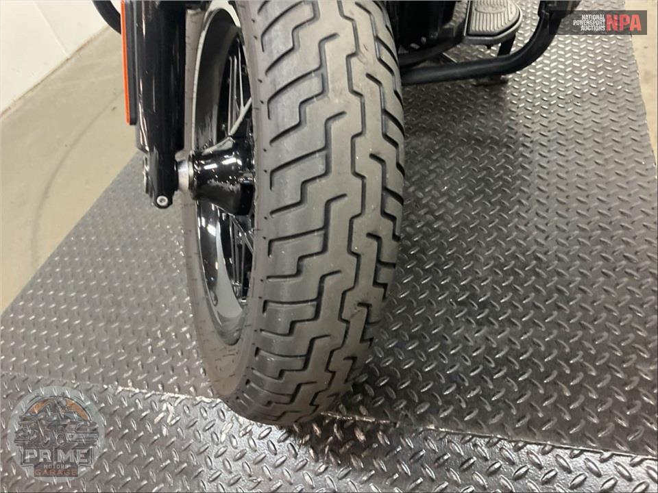 2018 Harley-Davidson FLHC HERITAGE CLASSIC — фото 15