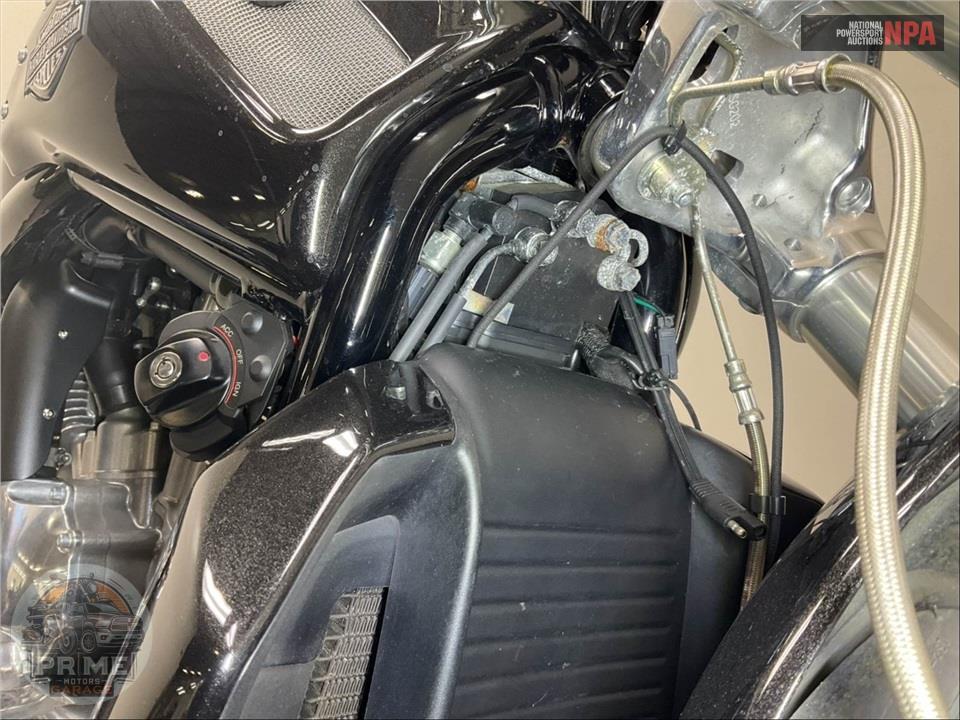 2015 Harley-Davidson VRSCF MUSCLE V-ROD — фото 12
