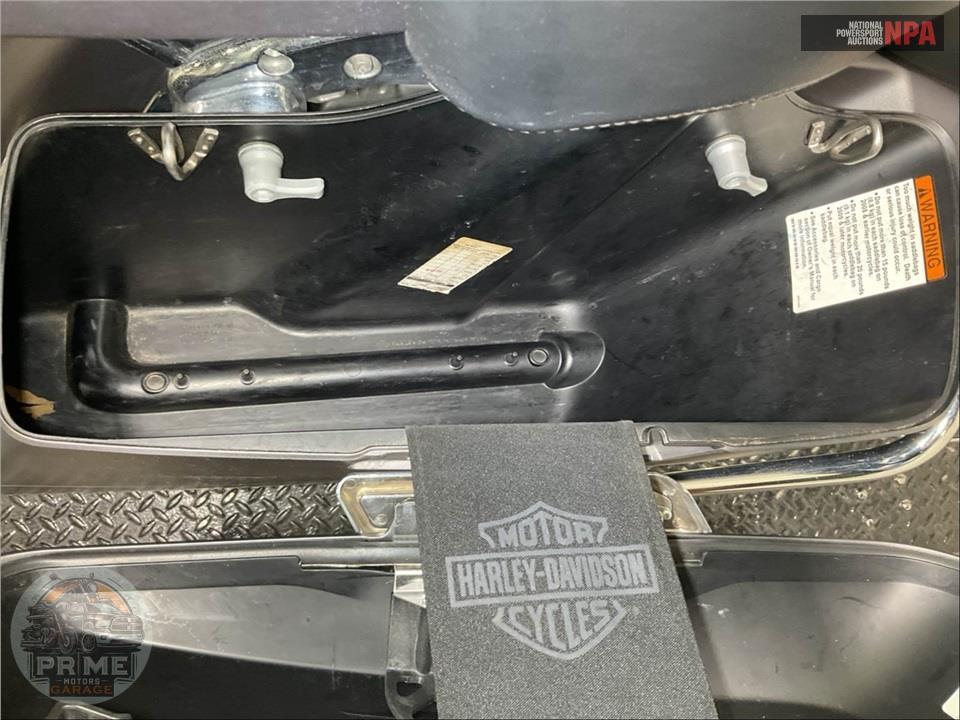 2017 Harley-Davidson FLHTK ULTRA LIMITED — фото 31
