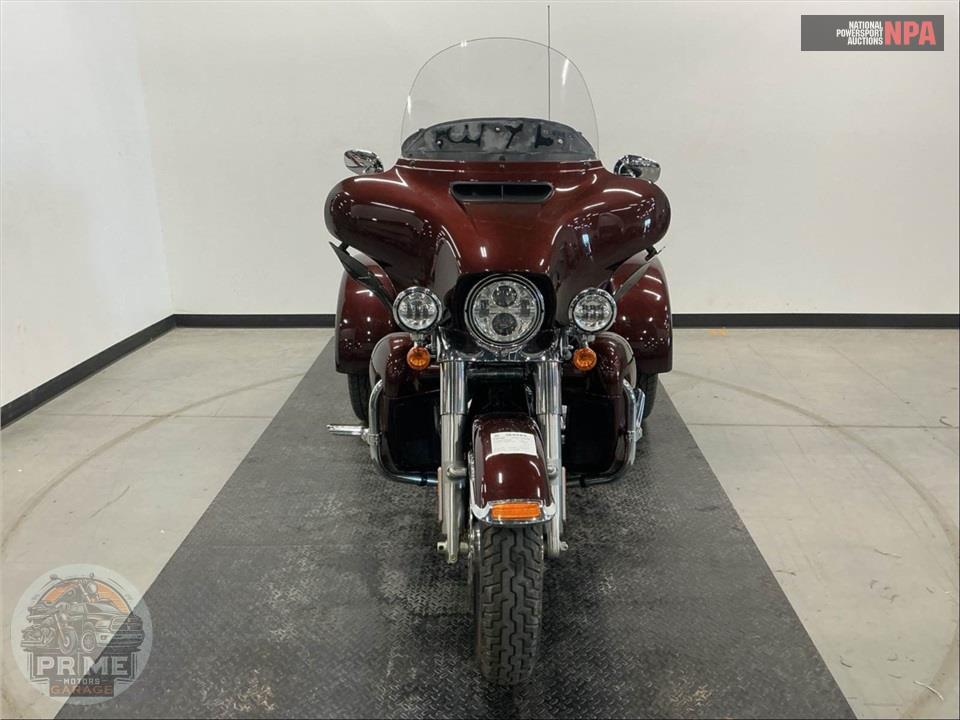 2019 Harley-Davidson FLHTCUTG TRI GLIDE ULTRA — фото 2
