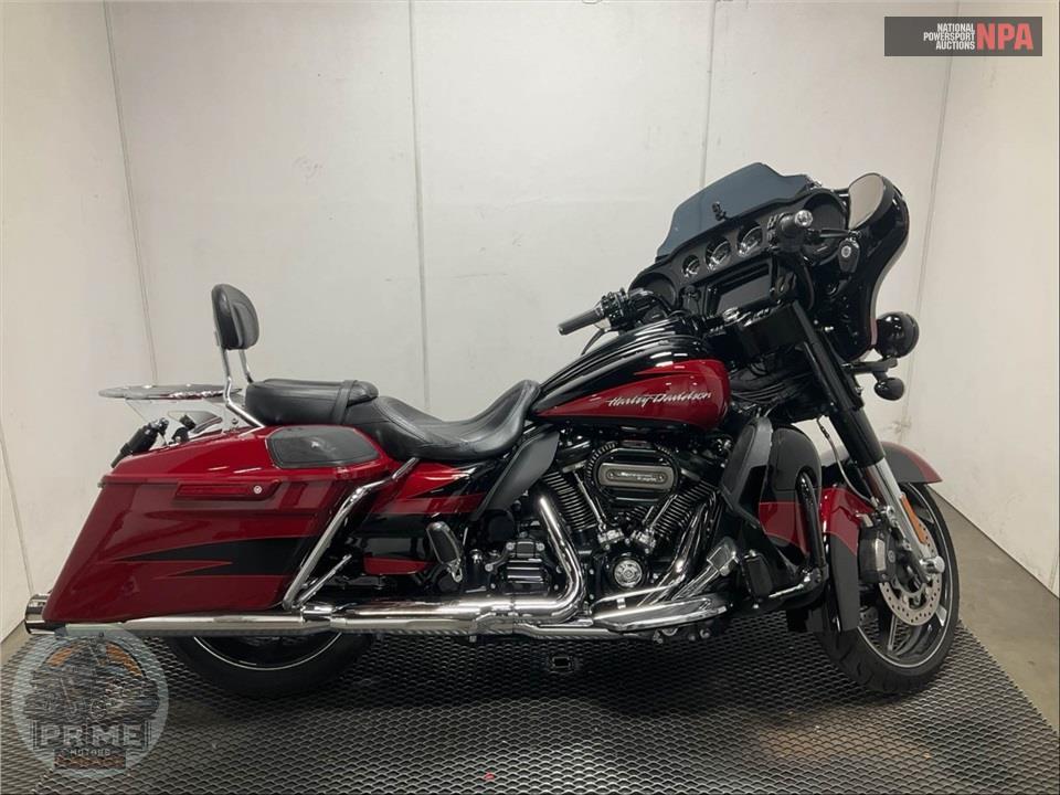 2017 Harley-Davidson FLHXSE CVO STREET GLIDE — фото 1