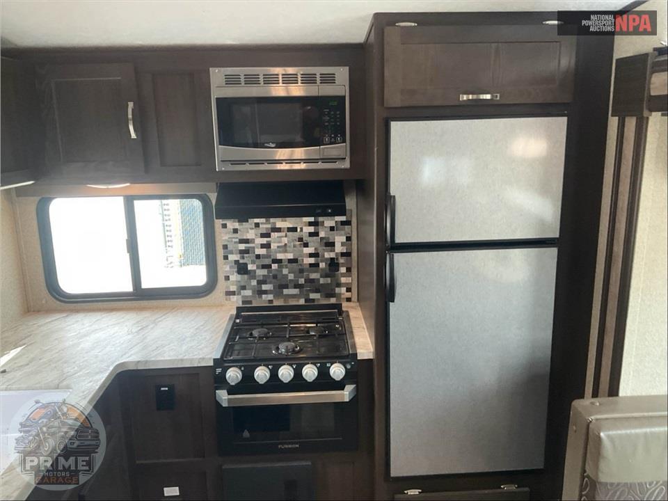 2020 Keystone Rv M-302 FWRK - SPRINGDALE FIFTH WHEEL SERIES — фото 16