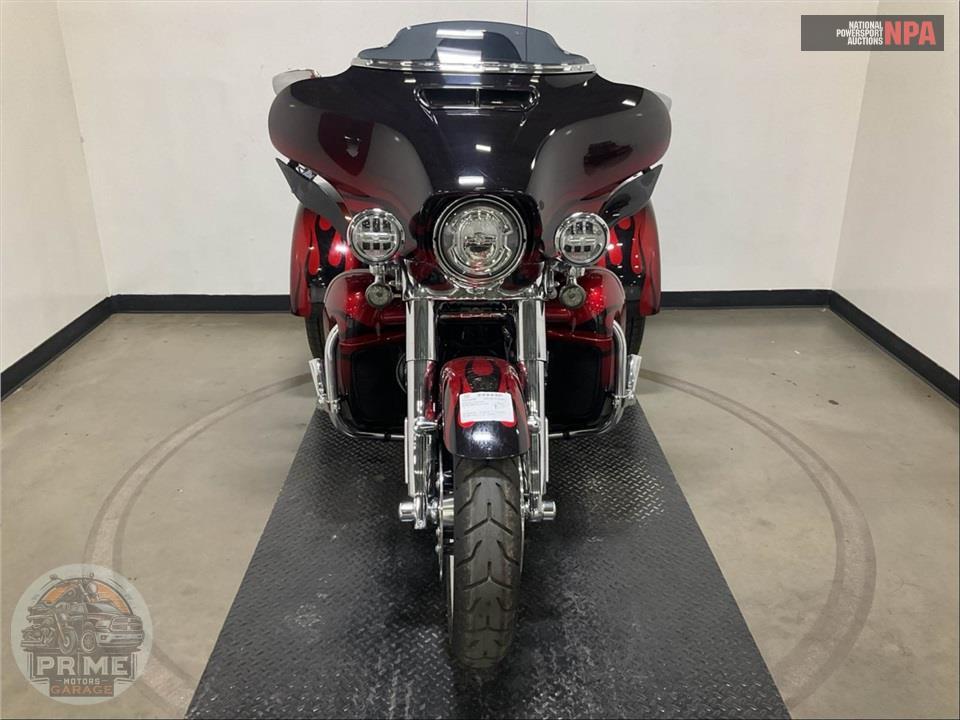 2022 Harley-Davidson FLHTCUTGSE CVO TRI GLIDE — фото 2