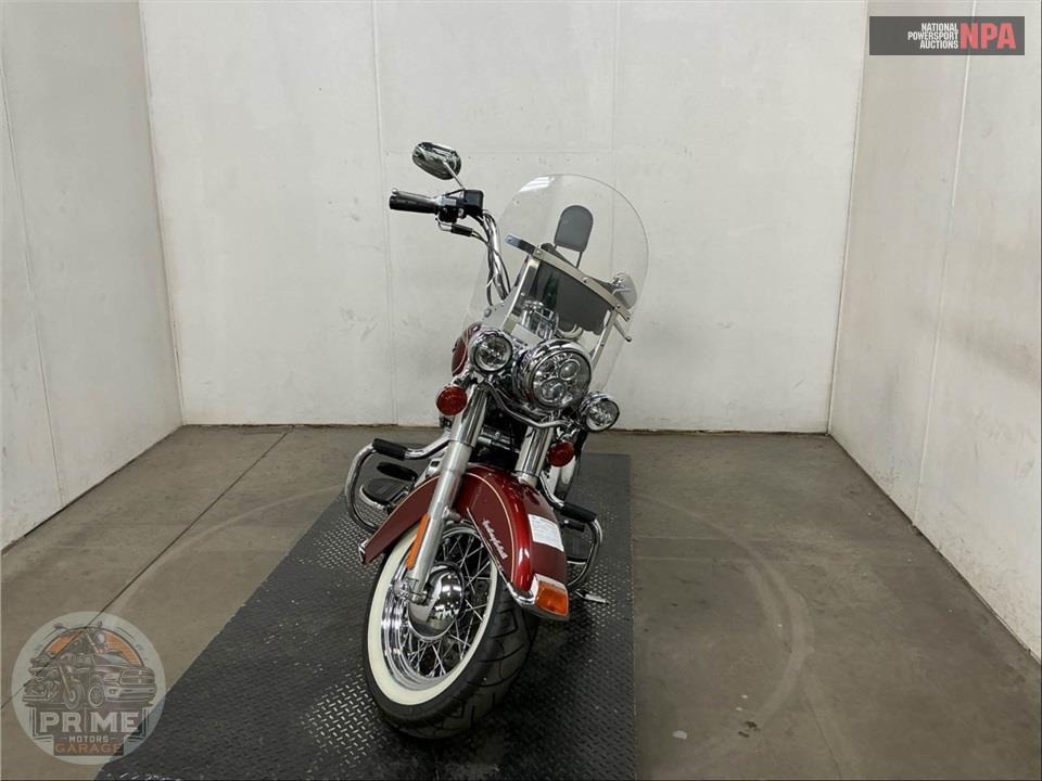 2010 Harley-Davidson FLSTC HERITAGE SOFTAIL CLASSIC — фото 2
